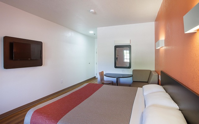 Motel 6 Bedford, TX - Fort Worth