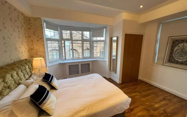 Captivating 4-bed Apartment in London