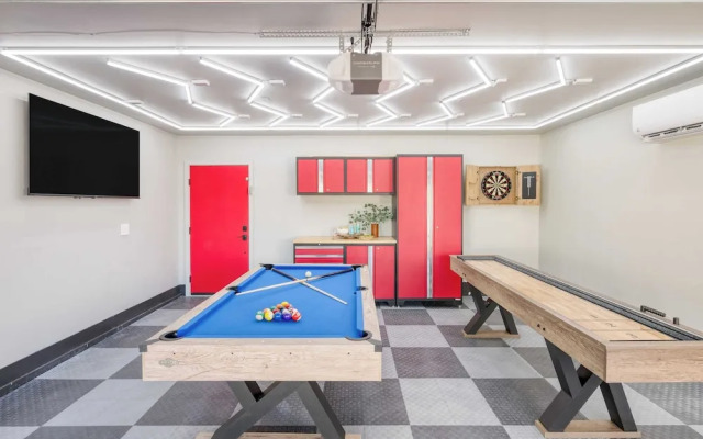 Element by Avantstay Pool, Firepit, Game Room