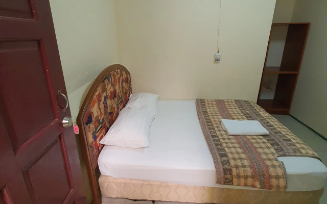 SPOT ON 90137 Casavilla Hotel Pudu