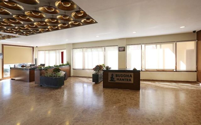 OYO 8600 Hotel Deepali Executive