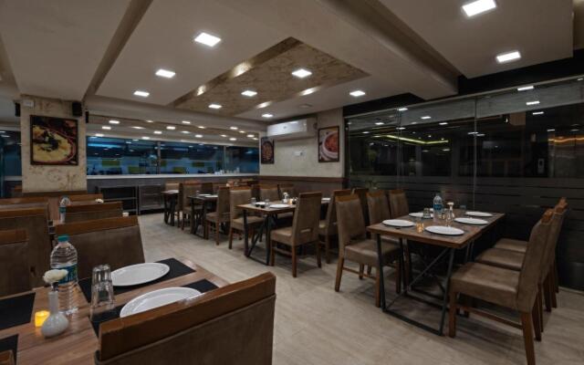 Hotel Monarch International