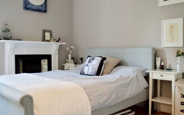 3 Bedroom Home In Bonnie Bruntsfield