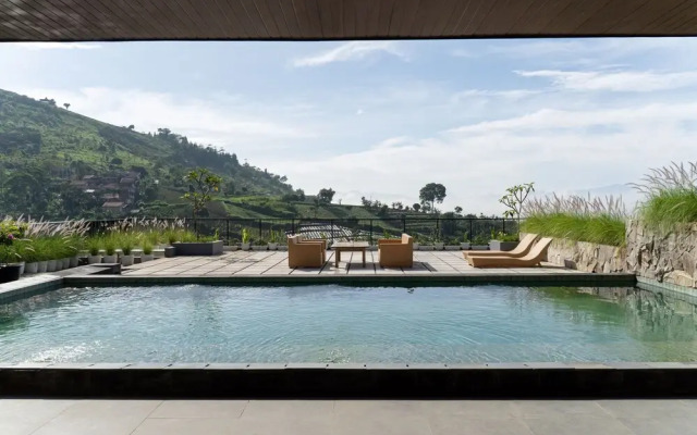 Greenhill Mountain City View 8BR Villa Heated Pool