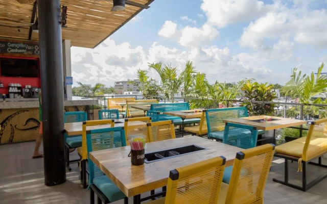 Nomads Hotel & Rooftop Pool