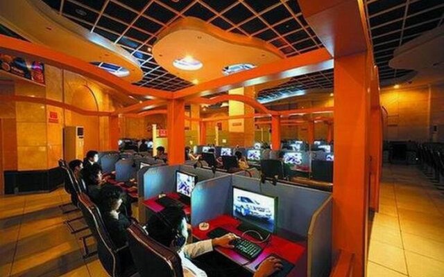 Huizhou Three Suns Hotel