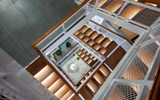 New Golden Clouds - Non Smoking Homestay