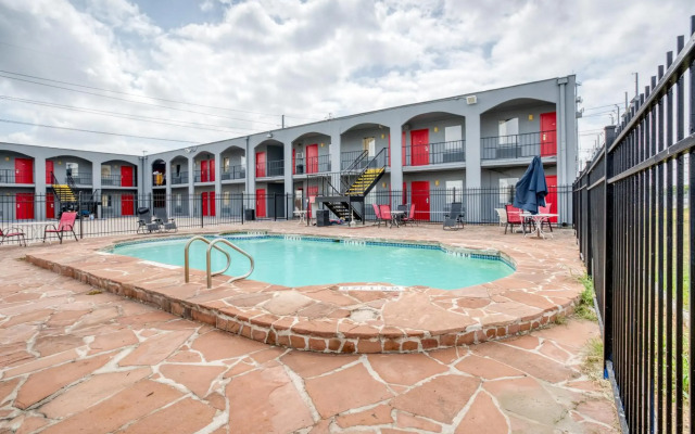 OYO Hotel San Antonio Lackland Air Force Base West