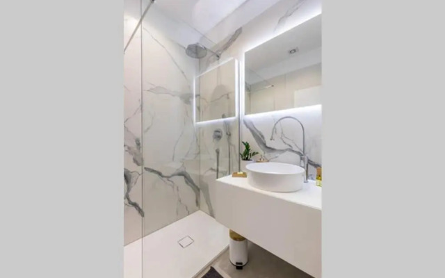 Adriatik Lux Teatro 1