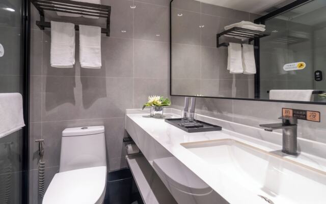 Ruifeng Hotel Railway Station Store