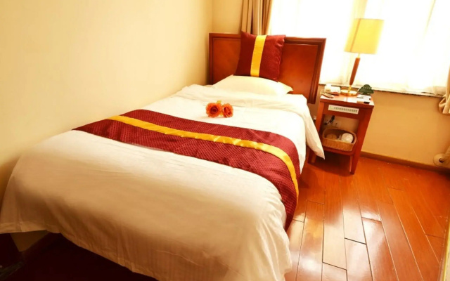 Greentree Inn Shanghai Jingan Xinzha Road Business