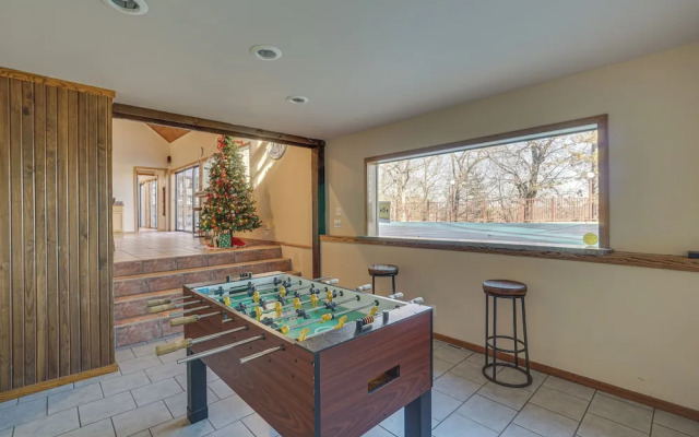 Lakefront Osage Beach Retreat: Dock Access!