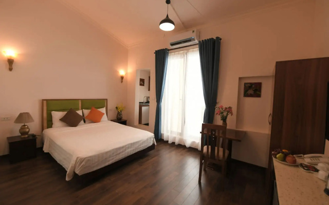 Old Quarter Family Hotel