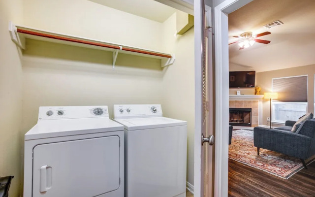 Pet-friendly Texas Retreat w/ Fenced-in Yard!