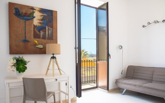 La Riviera apartment by Dimore in Sicily