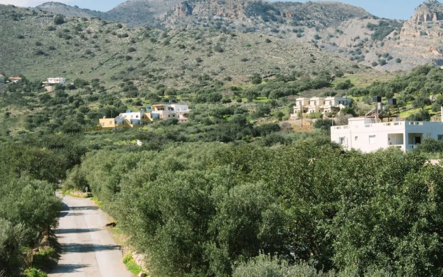 Elounda George Studios
