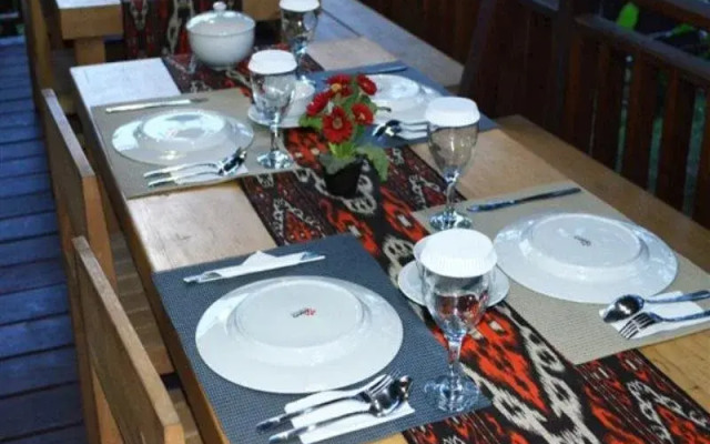 [Deact] Rumah Kedaung Guest House & Cafe
