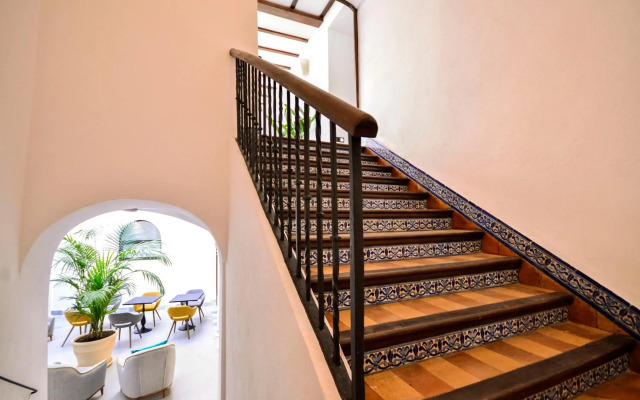 Legado Alcázar Hotel
