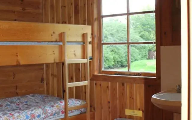 Woodland Lodge-art Activ