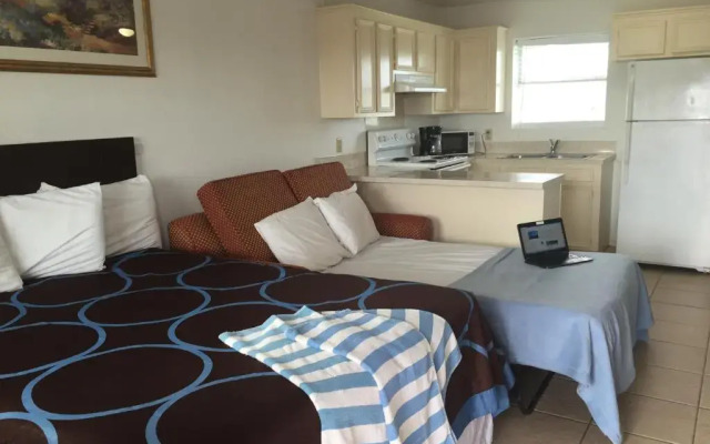 Port Isla Inn