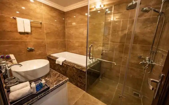 Madelise Hotel & Apartment