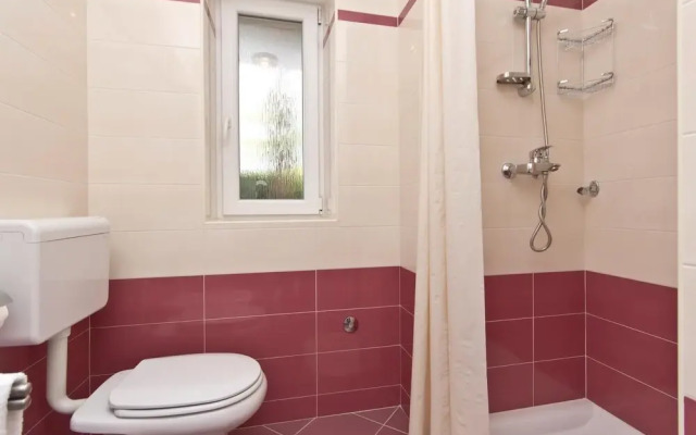 Awesome Home in Hrboki With Wifi and 3 Bedrooms