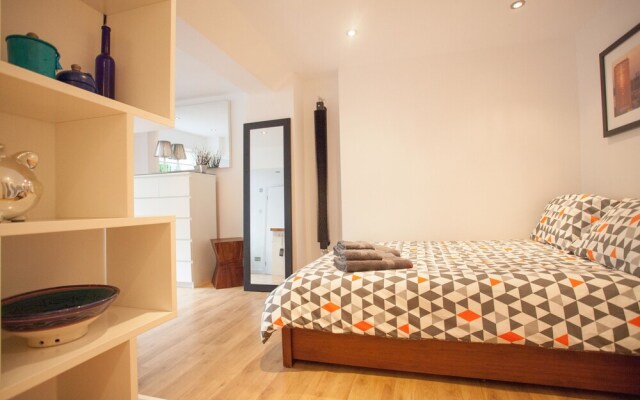 Wonderful studio in Barnsbury Village