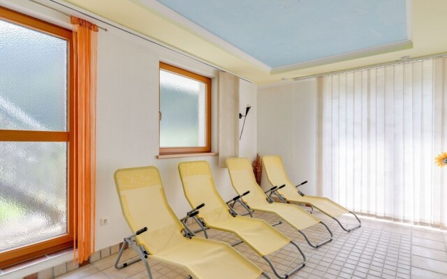 Spacious Apartment in Kappl