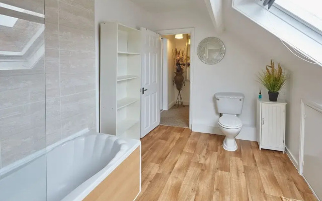 Central Retreat in Scarborough