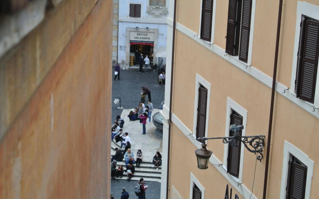 The Pantheon Apartment