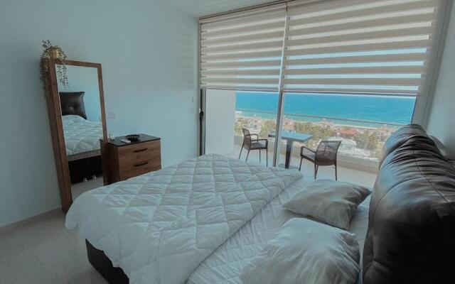 1 Bedroom with Panoramic Sea View