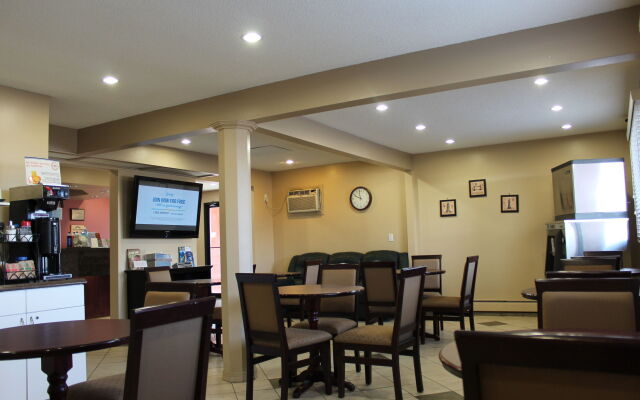 Howard Johnson by Wyndham Red Deer