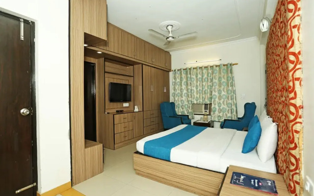 OYO 8785 Hotel Queen's Pearl