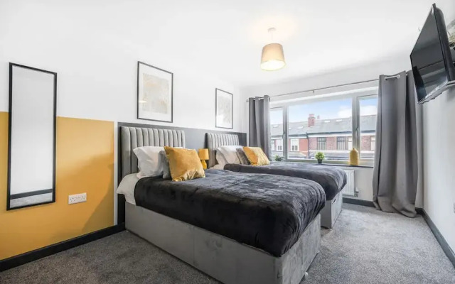 5-bed 5 En-suite Apartment in Manchester