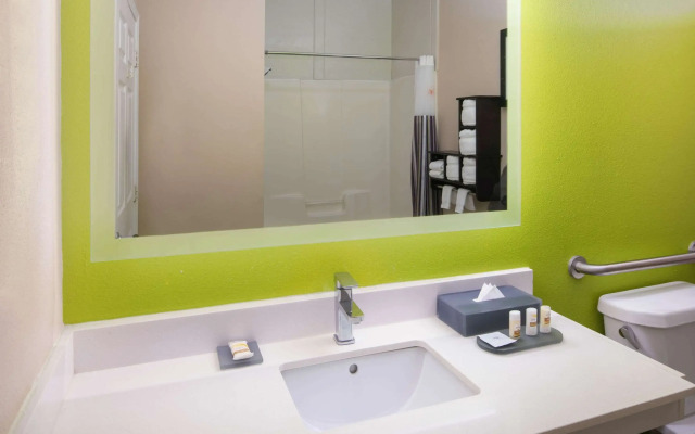 La Quinta Inn by Wyndham Calhoun South I-75