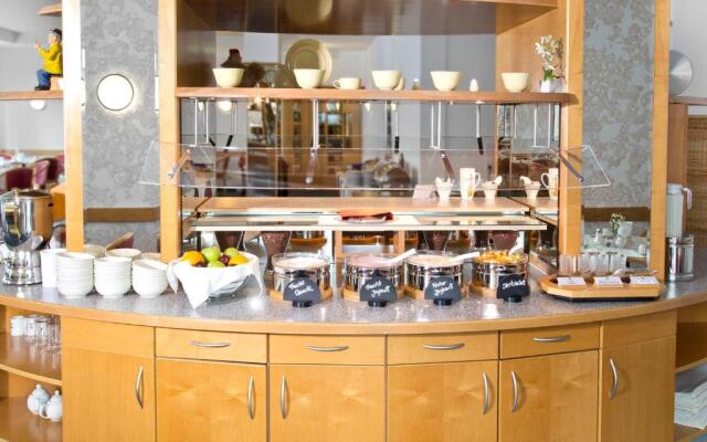 Fairway Hotel