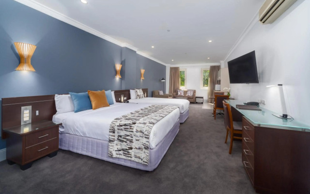 Hyde Park Inn Hotel