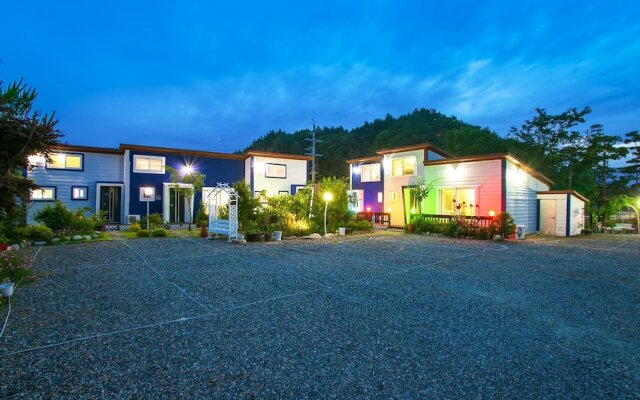 Yangyang River Pension