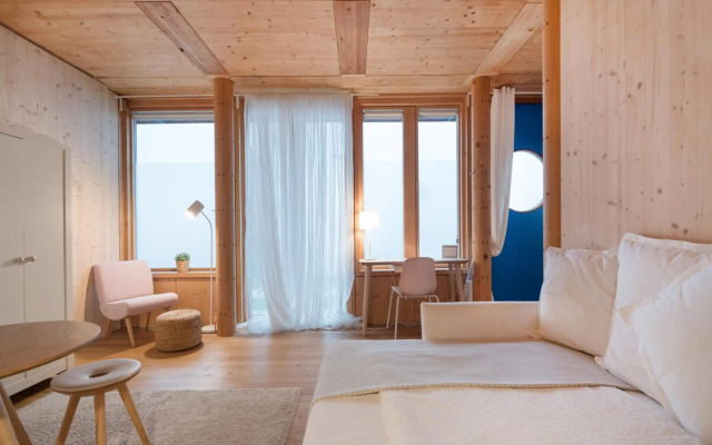 Apartments near metro station