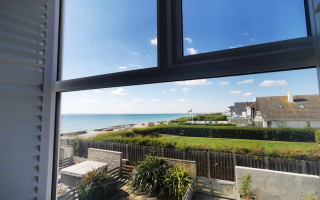 Sea View 3 Bedroom Seaside Property