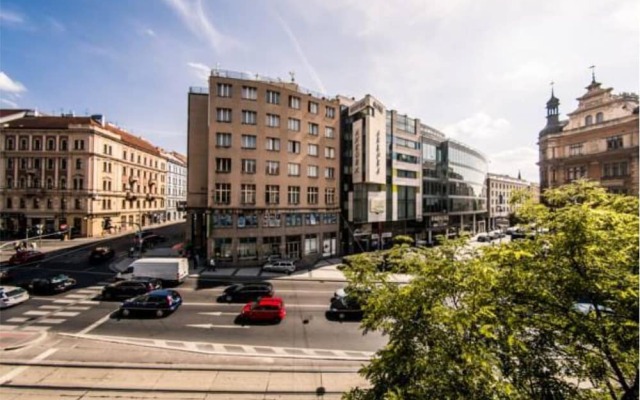 Freedom rooms and apartments