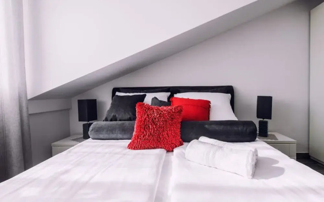 City Lights Apartments - Arianska