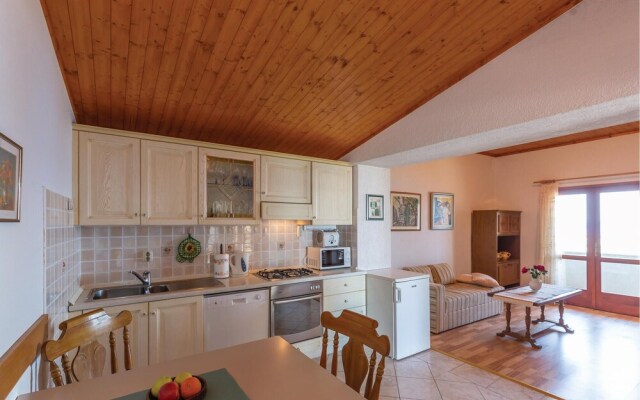 Amazing Home in Tucepi With Wifi and 2 Bedrooms