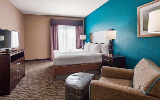 Best Western Plus Hiawatha Hotel