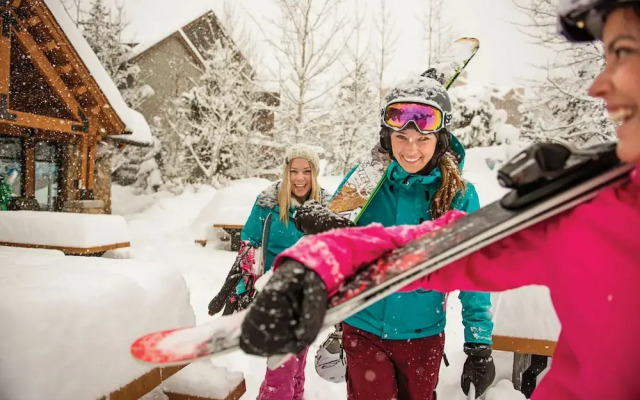 Toby Creek Lodge at Panorama Mountain Resort