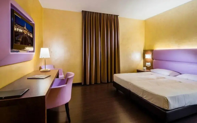 Base Hotel