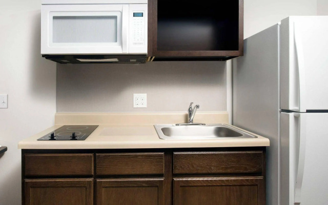 WoodSpring Suites Fargo North Near NDSU