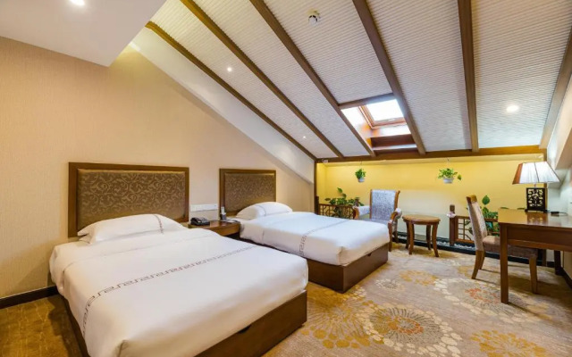 Sanqingshan Boutique Hostel