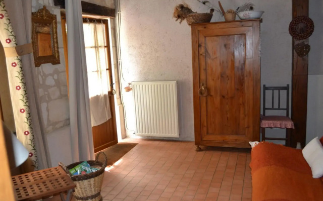 Cozy Holiday Home in Brion with Swimming Pool
