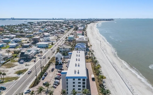 Seaside 101: Oceanview 2br/2ba Condo With Pool, Steps To Beach 2 Bedroom Condo